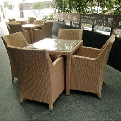 OUTDOOR DINING SET